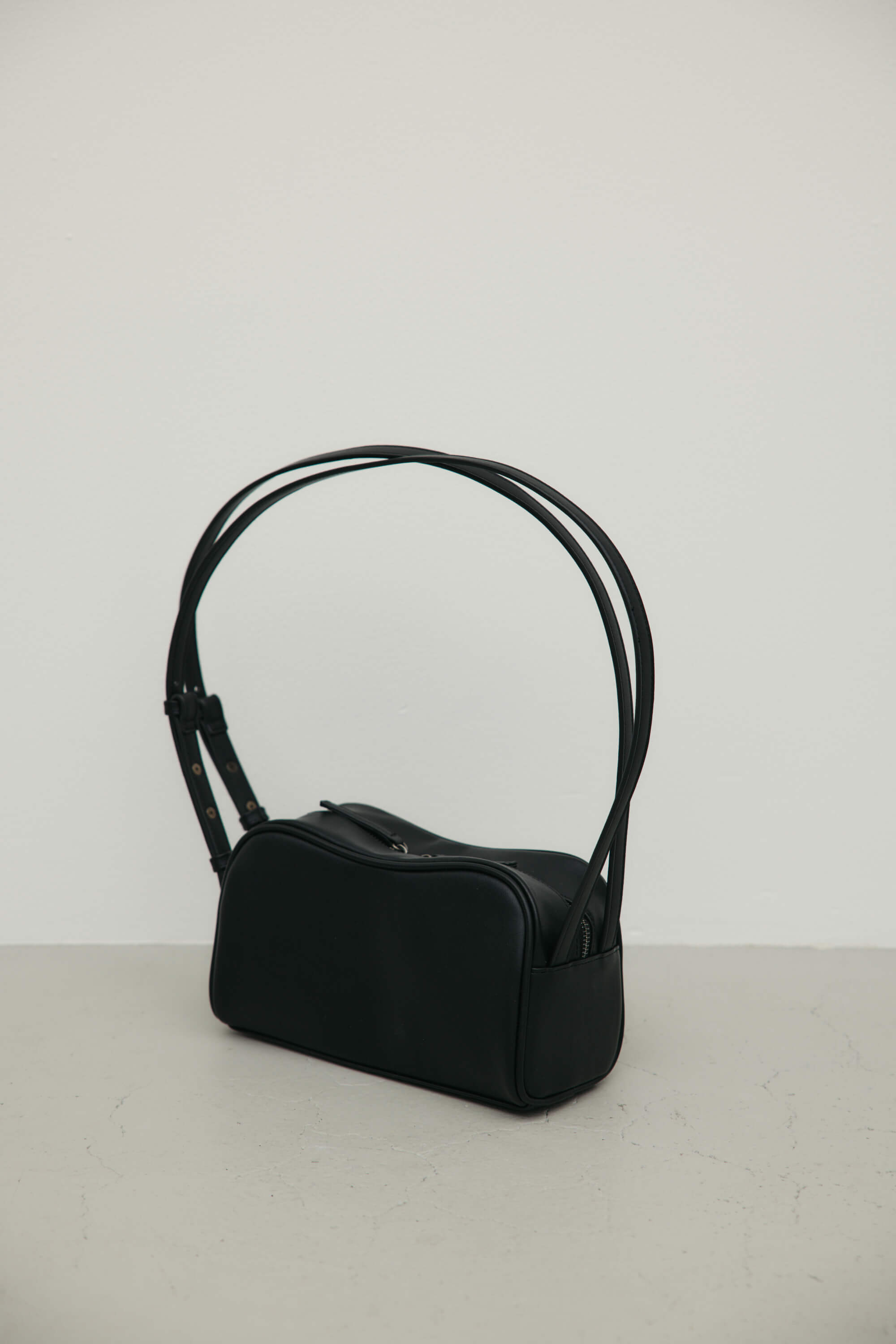 Wストラップカーブバッグ BLK FREE