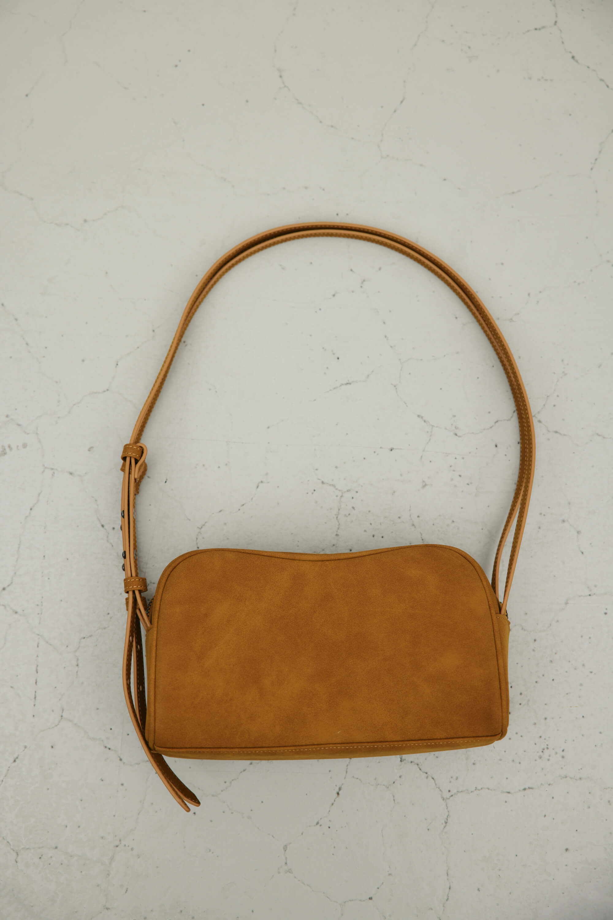 Wストラップカーブバッグ CAM FREE