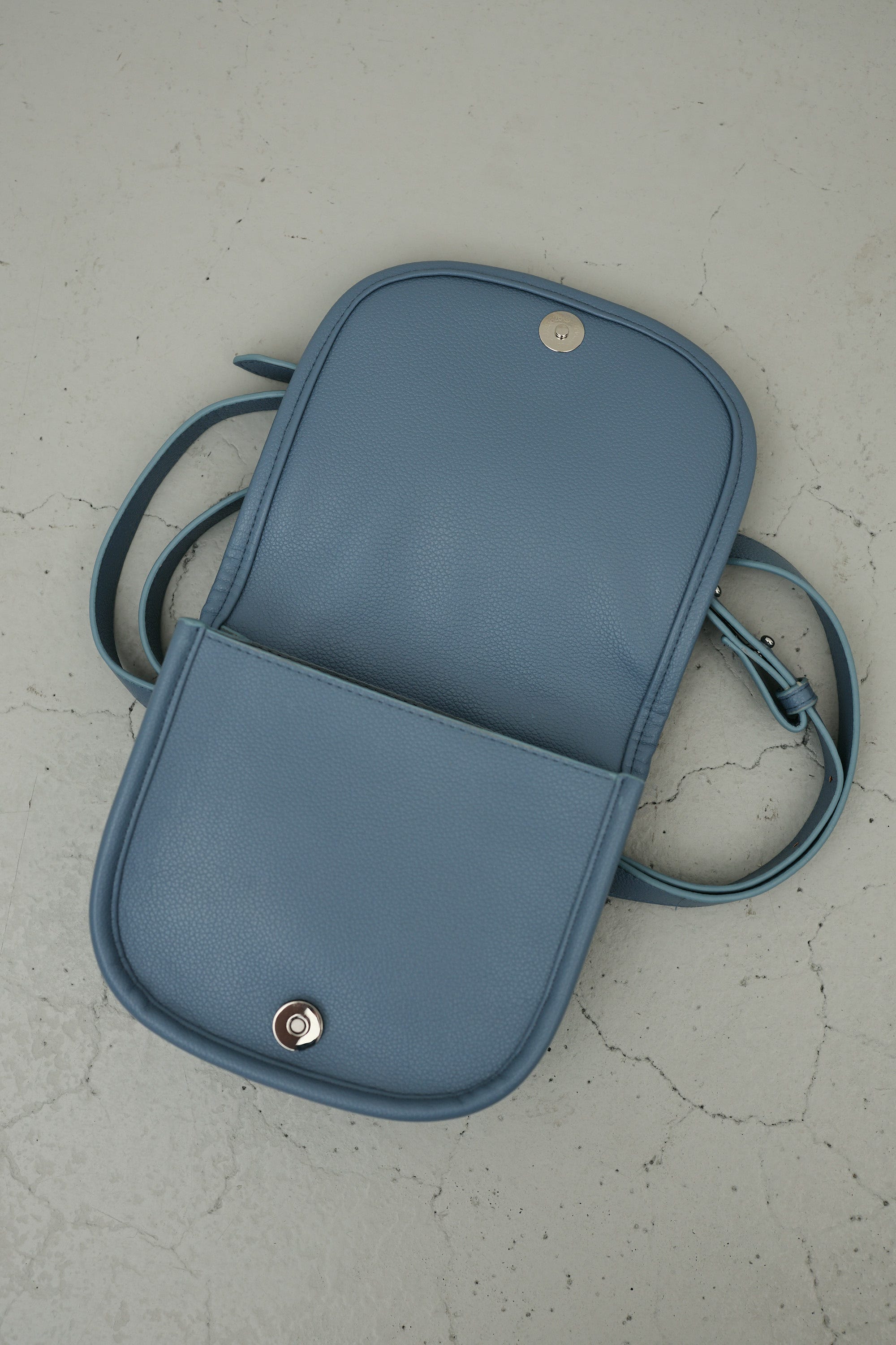 ベルテッドウエストバッグ BLU FREE