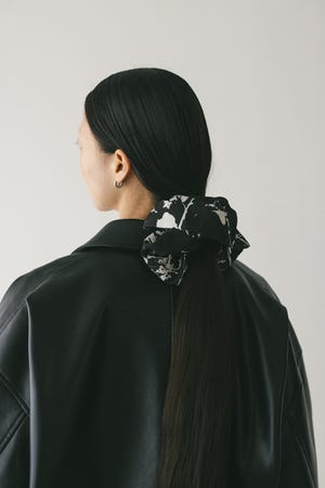 フワラープリントシュシュ