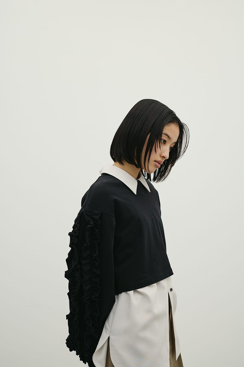 フリルスリーブカットトップ BLK FREE