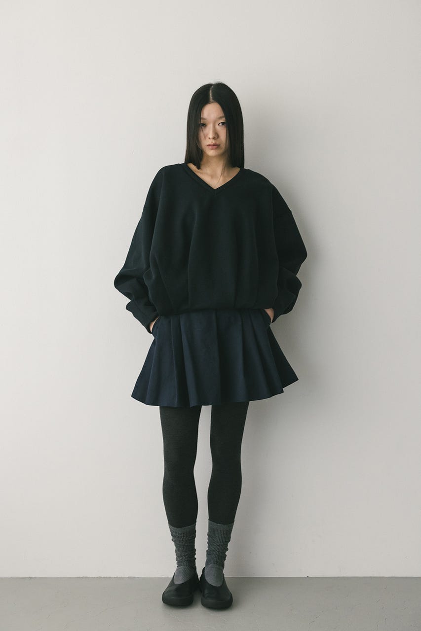 Vネックフォルムダンボールトップ BLK FREE