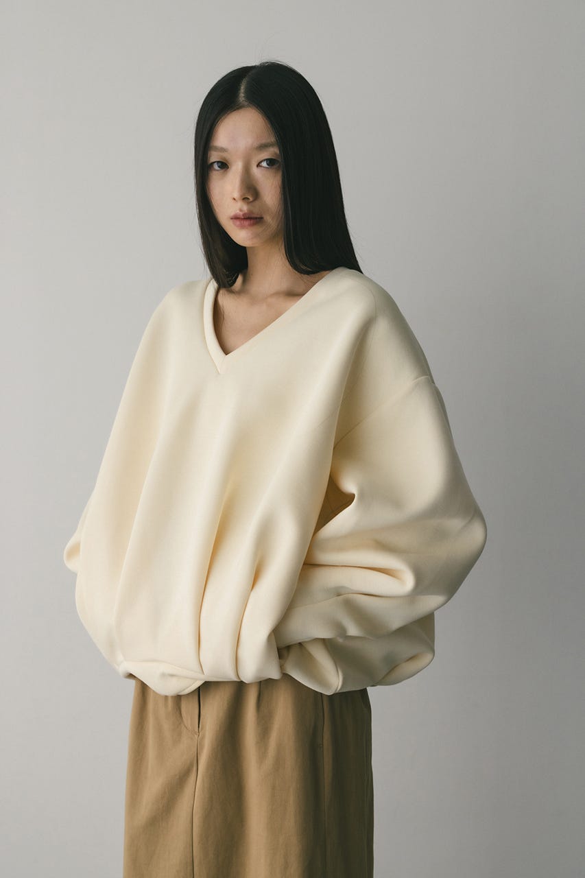 Vネックフォルムダンボールトップ IVOY FREE