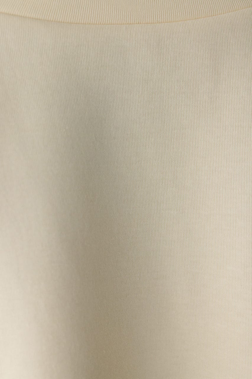 Vネックフォルムダンボールトップ IVOY FREE