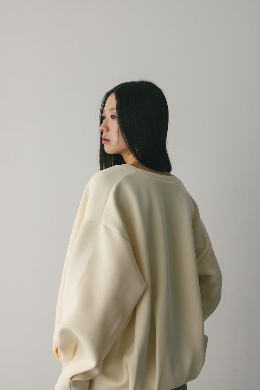 Vネックフォルムダンボールトップ IVOY FREE