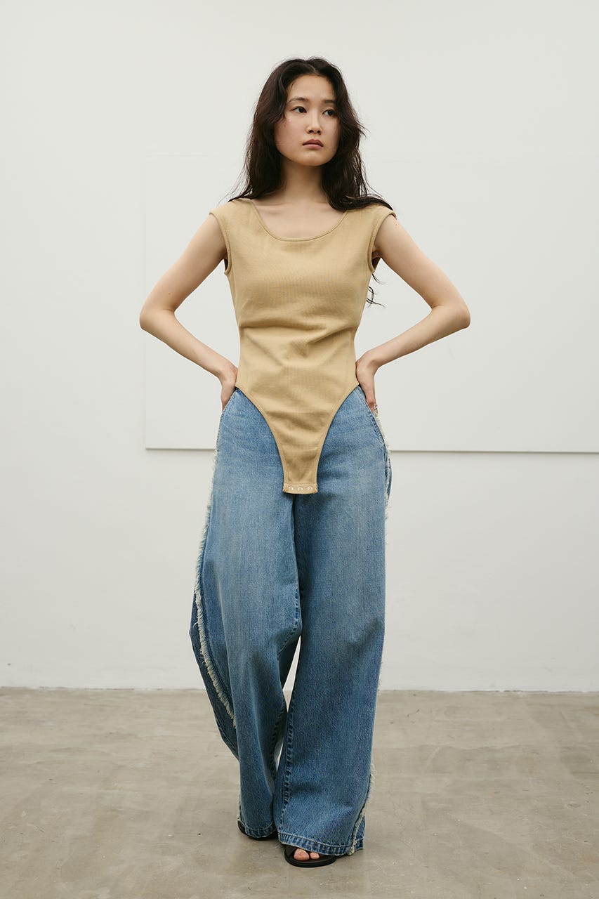 バックオープンボディスーツ BEG M