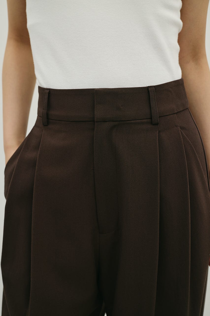 ベーシックツータックパンツ BRN S