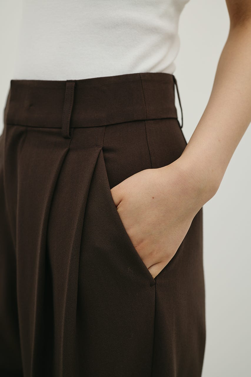 ベーシックツータックパンツ BRN S