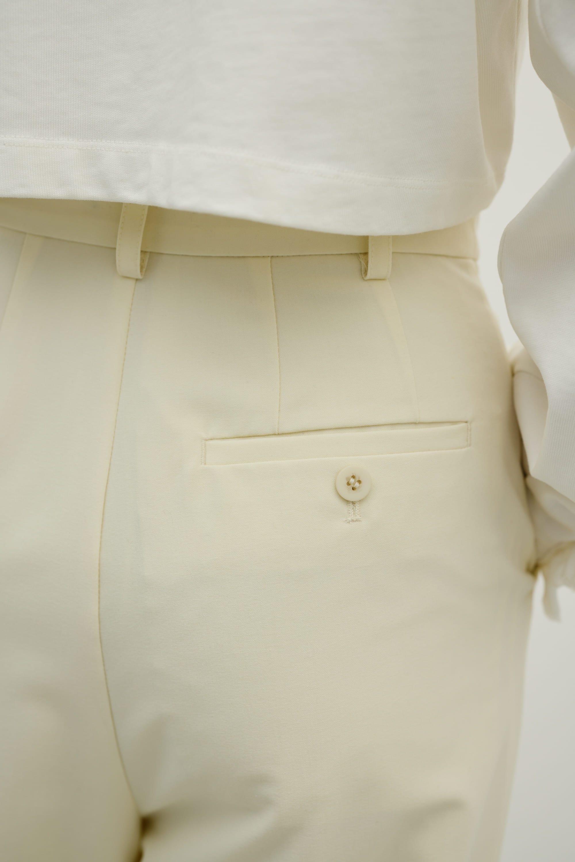 ベーシックツータックパンツ IVOY M