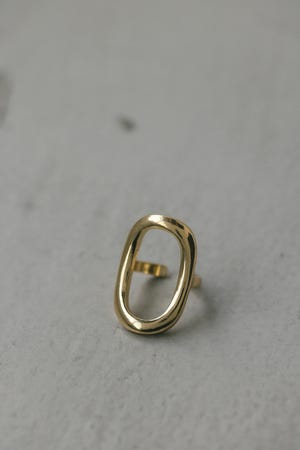 オーバルモチーフリング