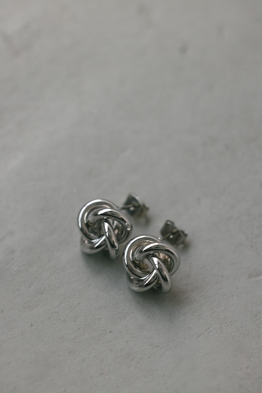 ノットモチーフピアス SLV FREE
