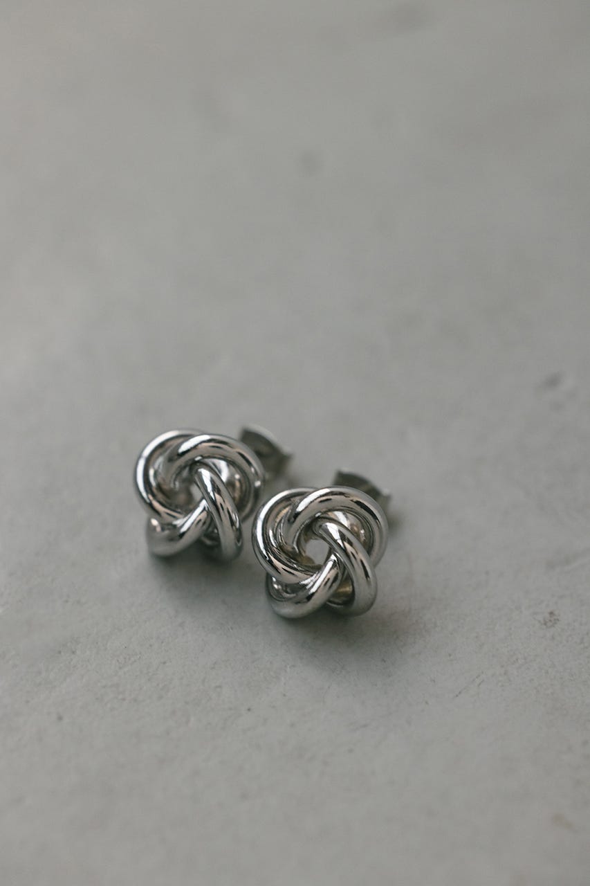 ノットモチーフピアス SLV FREE