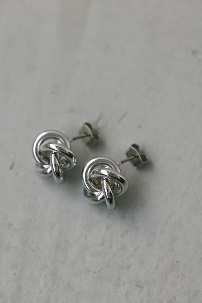 ノットモチーフピアス SLV FREE