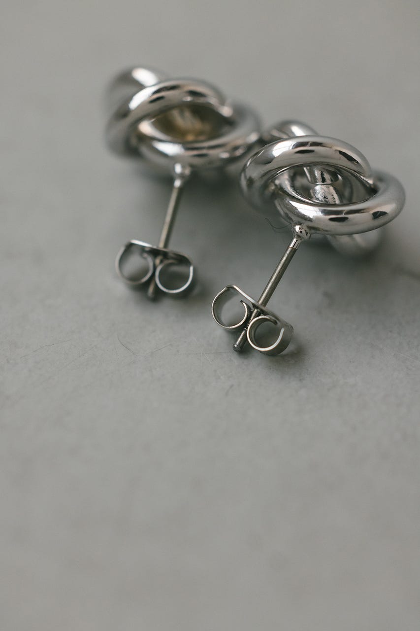 ノットモチーフピアス SLV FREE