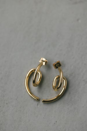 ノットラインピアス