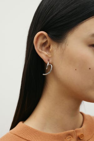 ノットラインピアス