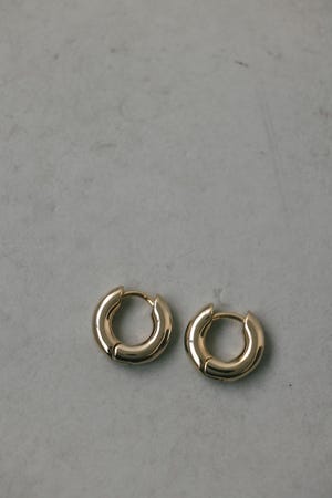 ミニマルフィットピアス