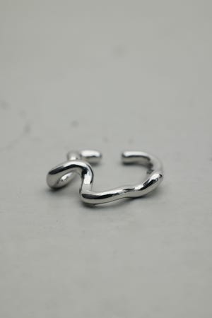 ウェーブラインイヤーカフ