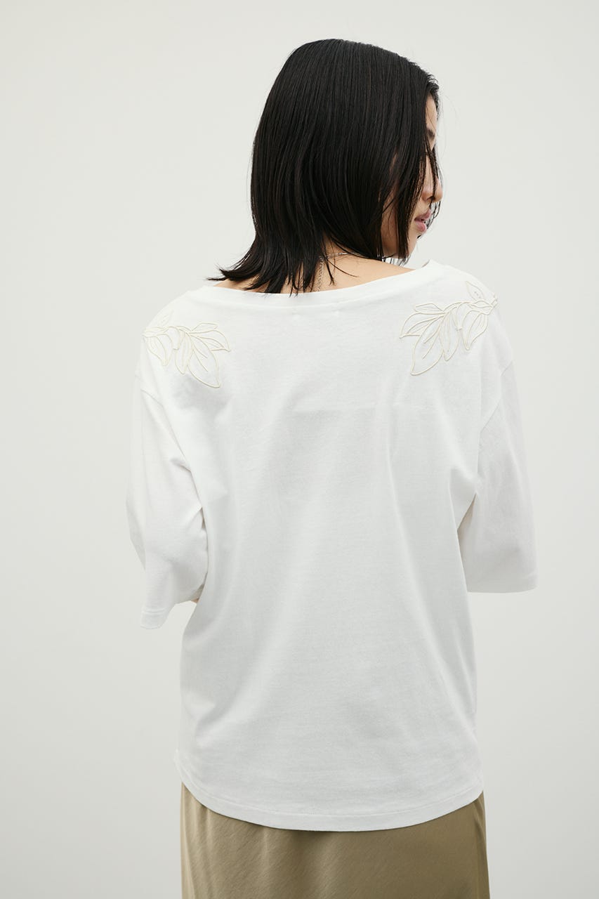 エンブロイダリーボートネックT WHT FREE