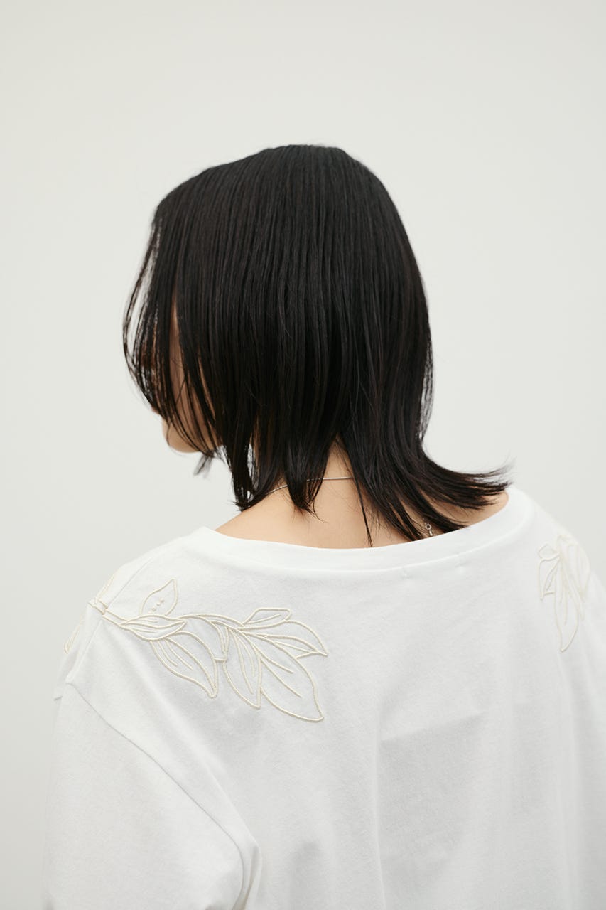 エンブロイダリーボートネックT WHT FREE