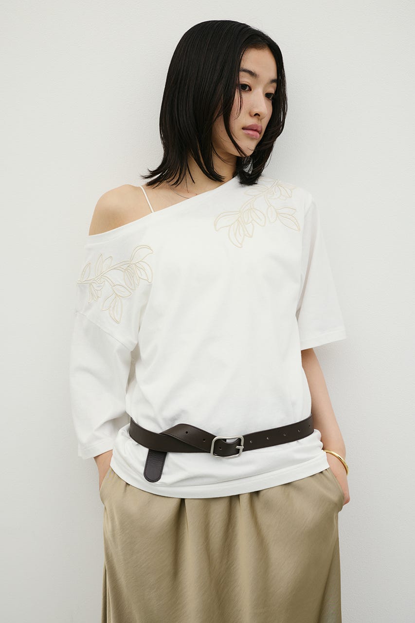エンブロイダリーボートネックT WHT FREE