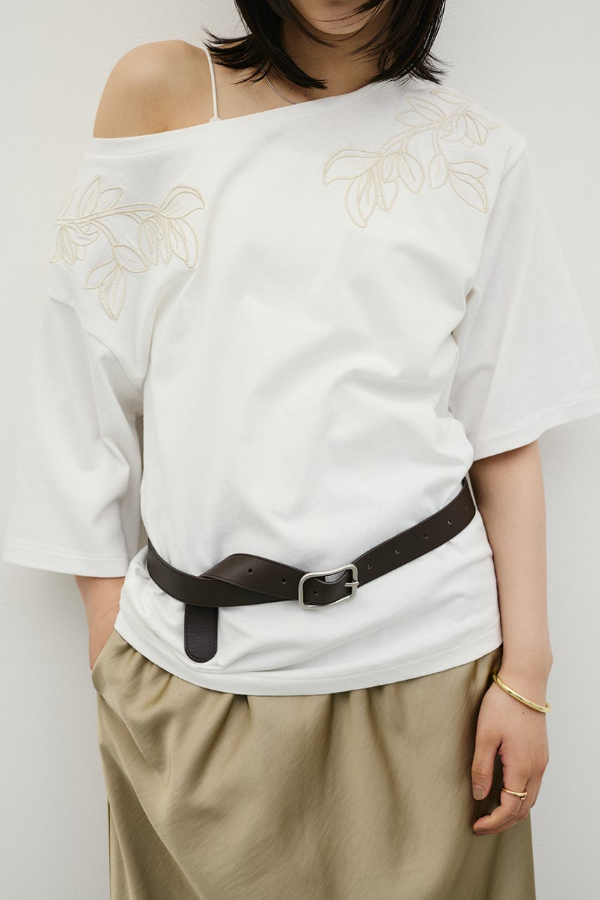 エンブロイダリーボートネックT WHT FREE