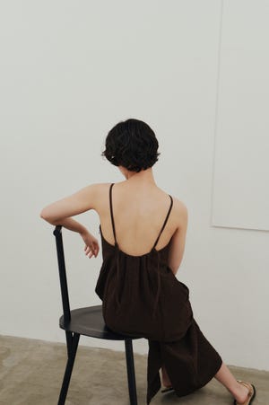 バックオープンナローキャミドレス