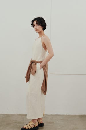 バックオープンナローキャミドレス