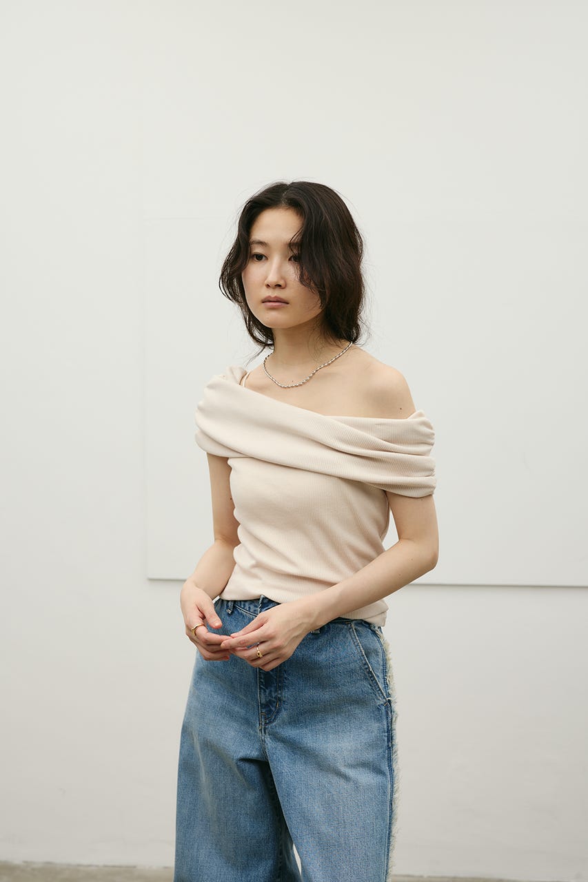 ギャザーオフショルトップ IVOY FREE