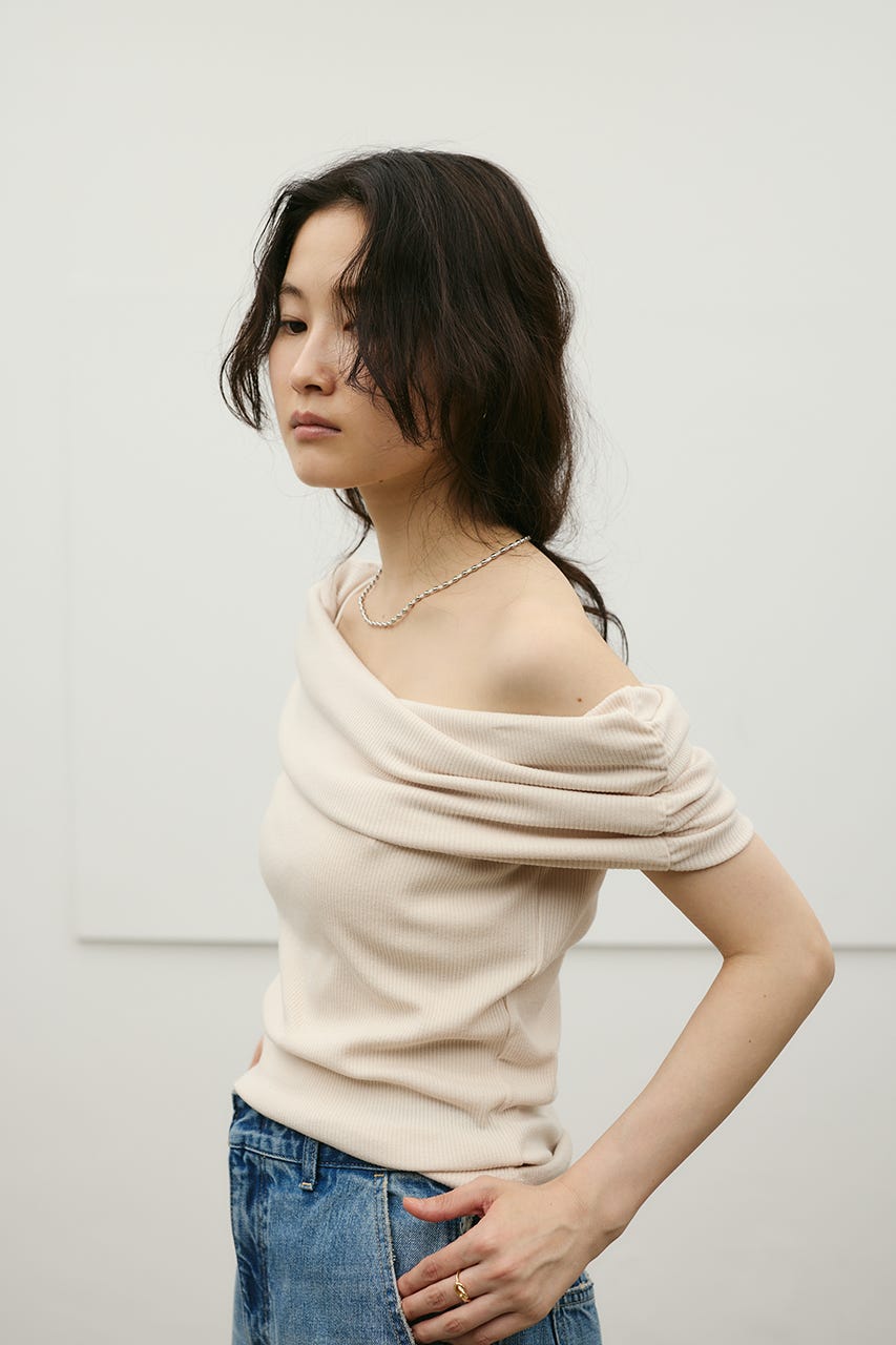 ギャザーオフショルトップ IVOY FREE