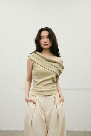 ギャザーオフショルトップ