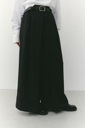 ディープタックワイドパンツ