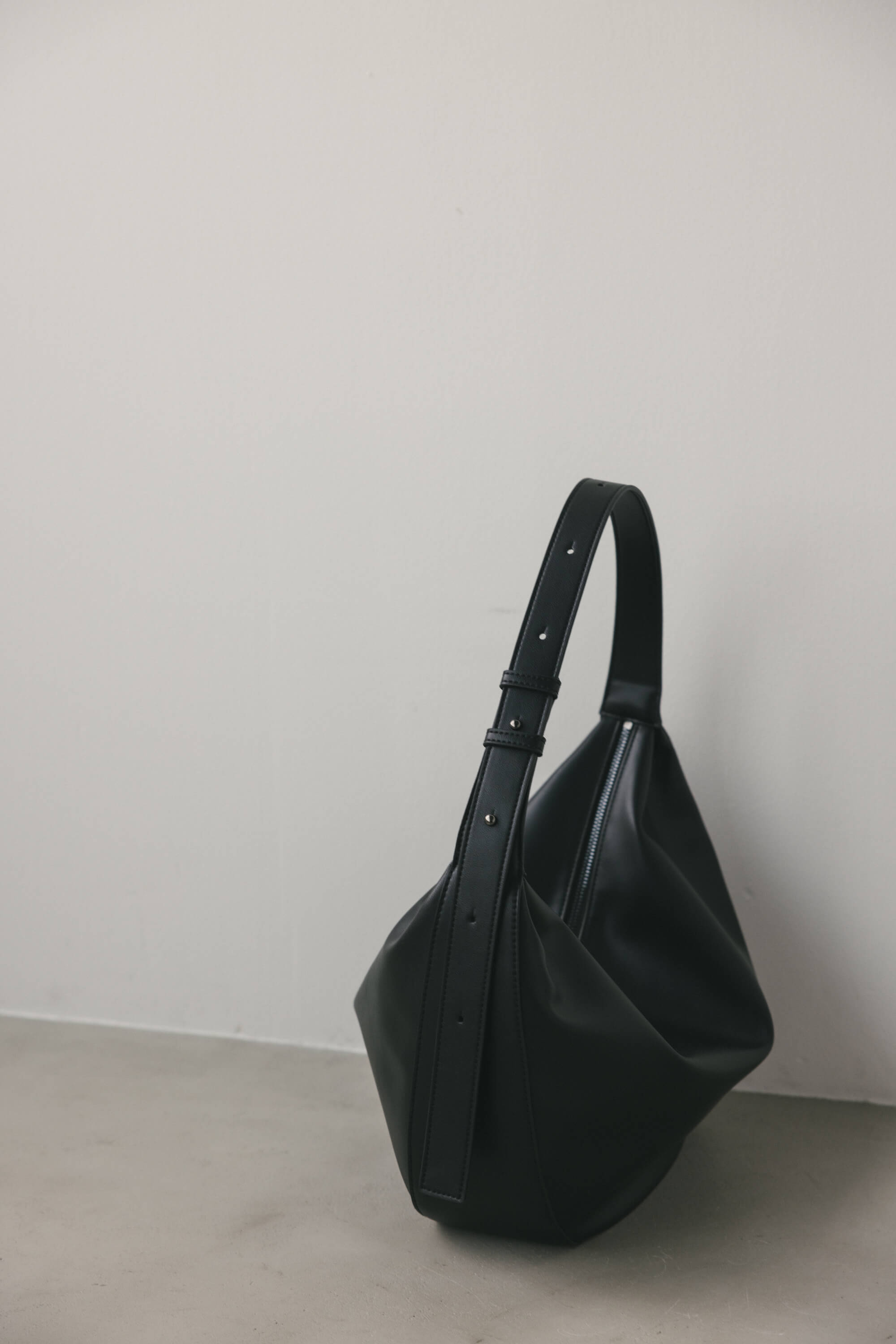 マンドリンショルダーバッグ BLK FREE