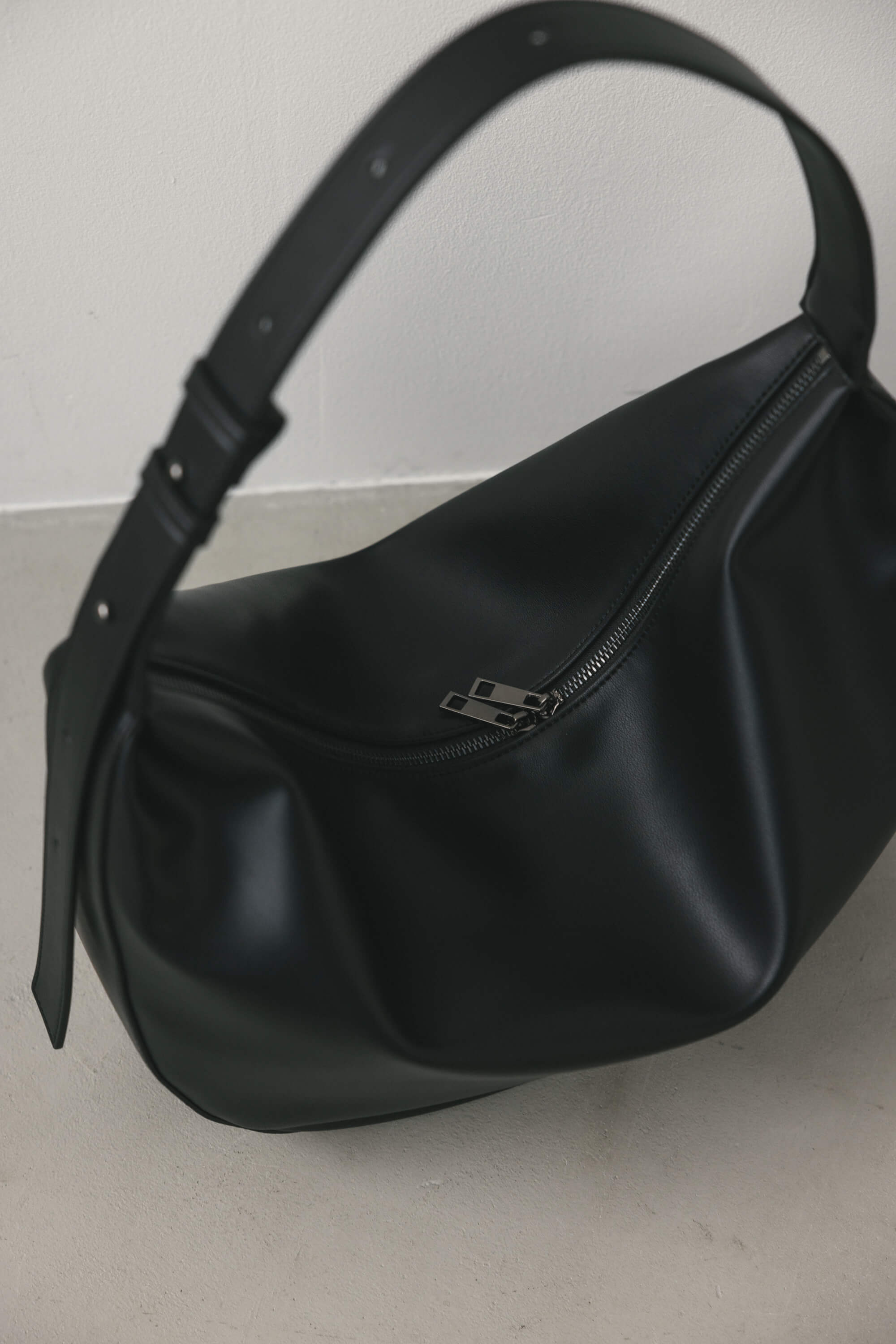 マンドリンショルダーバッグ BLK FREE