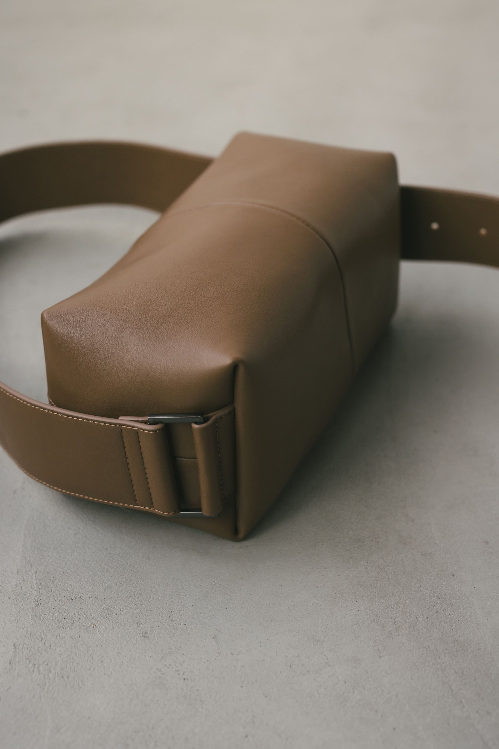 ワイドベルトスクエアバッグ L/BRN FREE