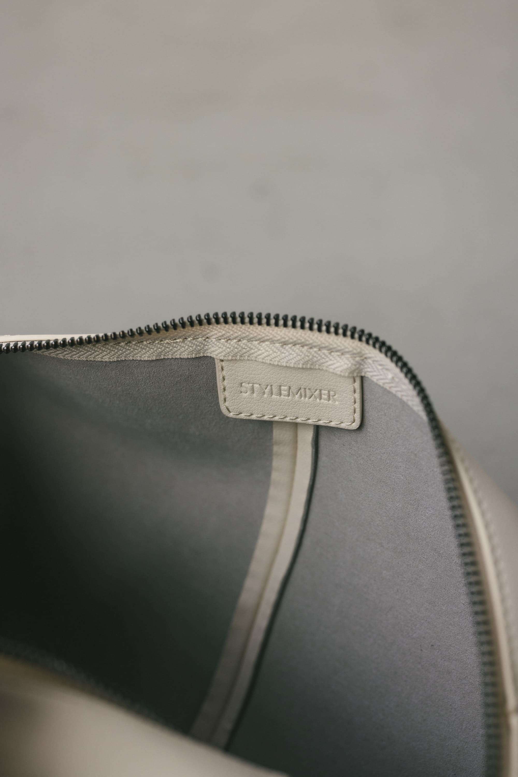 ワイドベルトスクエアバッグ WHT FREE