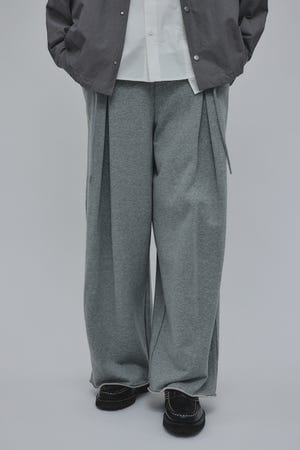 ワイドタックスウェットパンツ