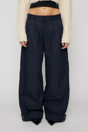 EYELET TUCK パンツ