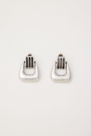 BUCKLE LIKE ピアス