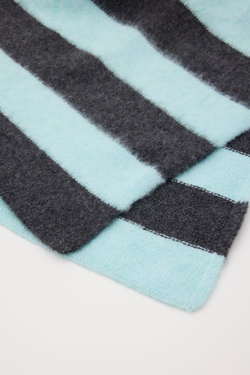 SOFT FLUFFY STOLE CLIP SET L/BLU FREE