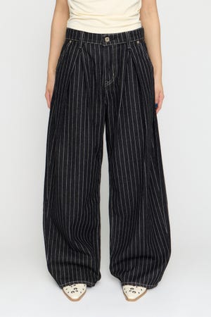 STRIPE TUCK WIDE デニム
