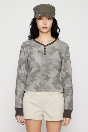 CAMOUFLAGE CUT トップス