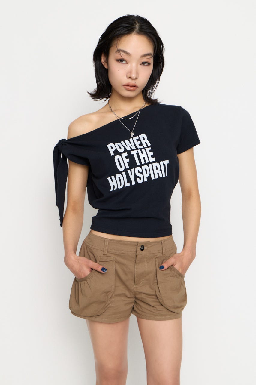 SHOULDER RIBBON PRINT トップス BLK FREE