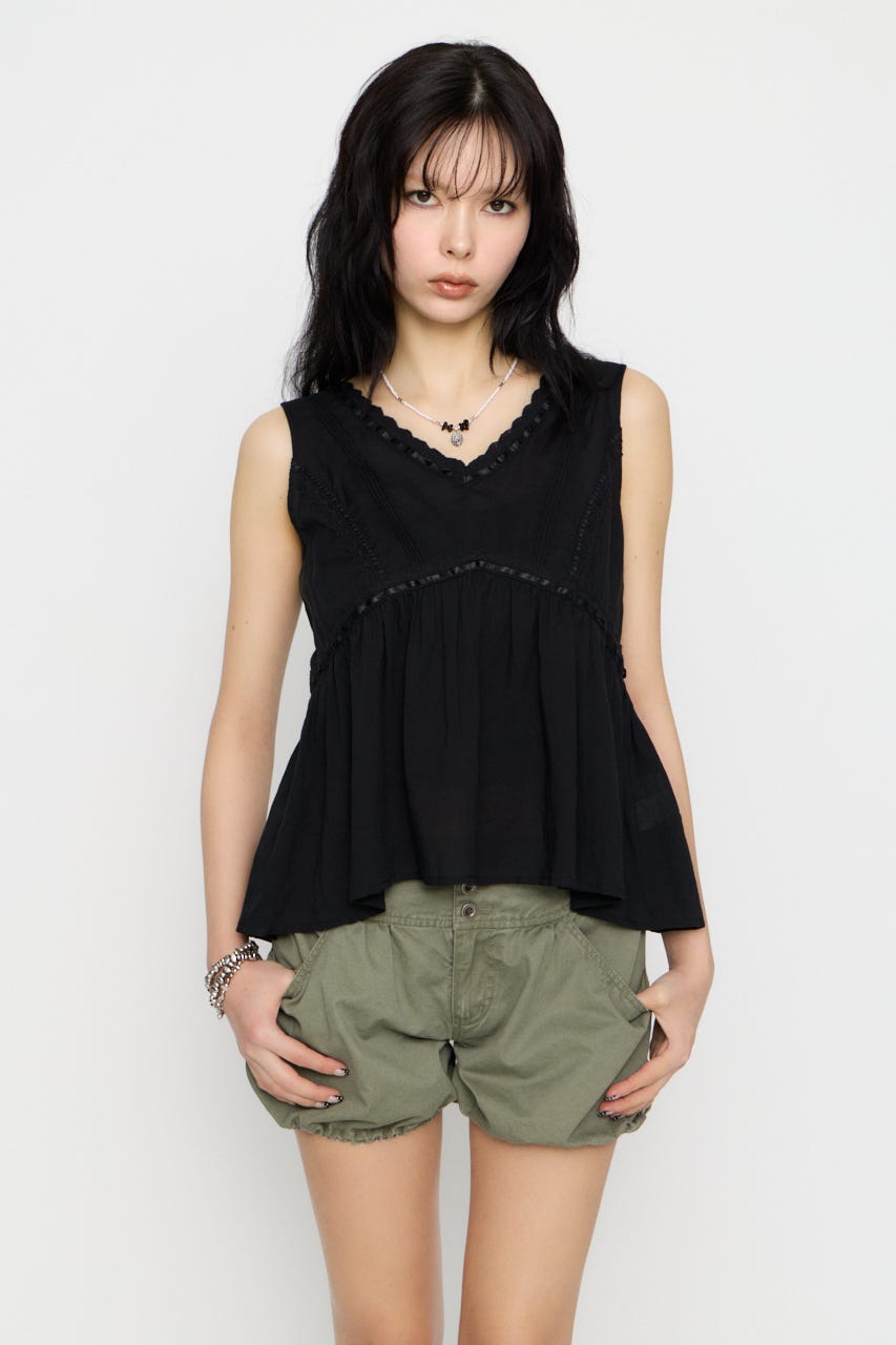 SOFT LACE NOSLEEVE トップス BLK FREE