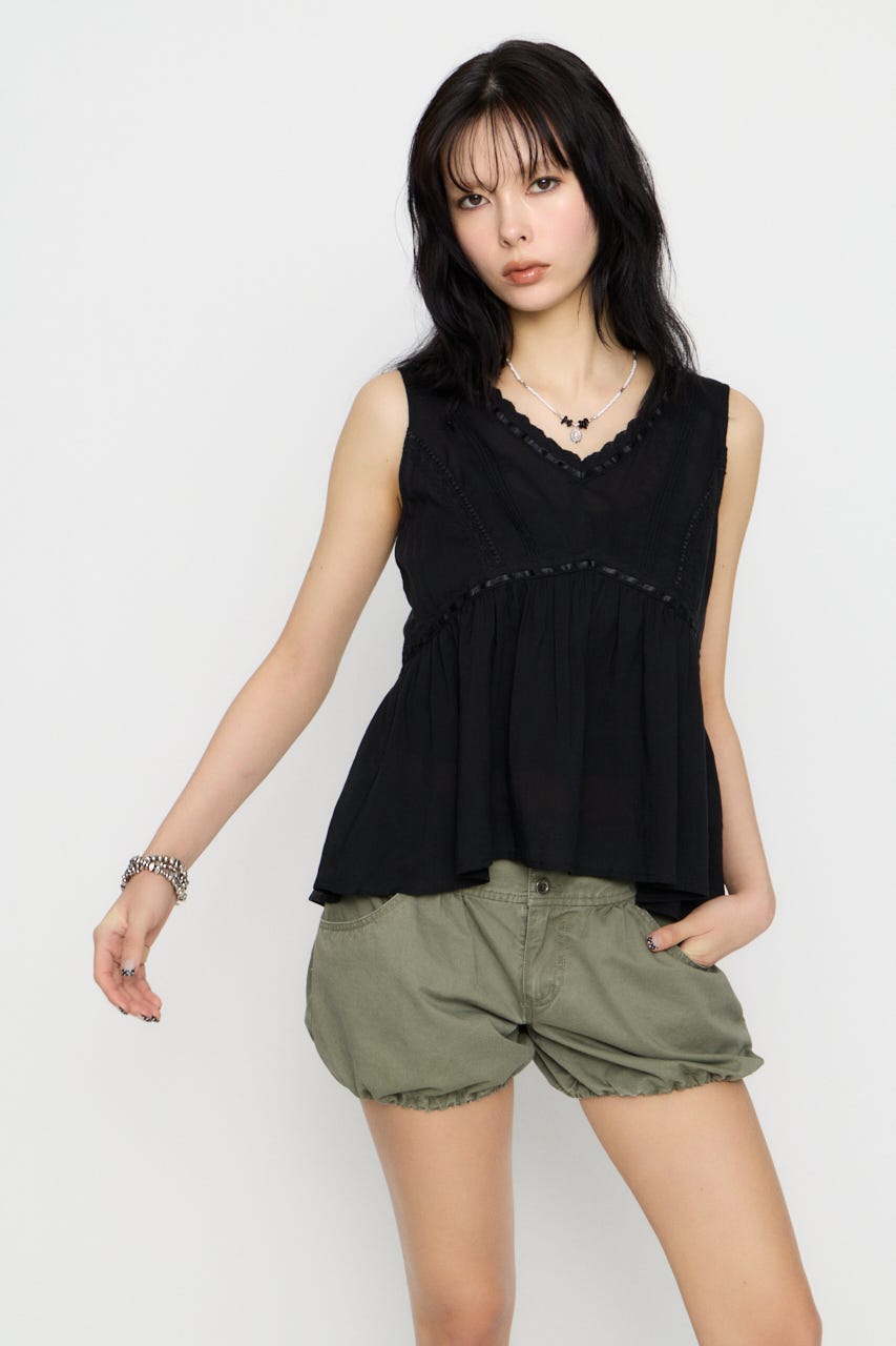 SOFT LACE NOSLEEVE トップス BLK FREE