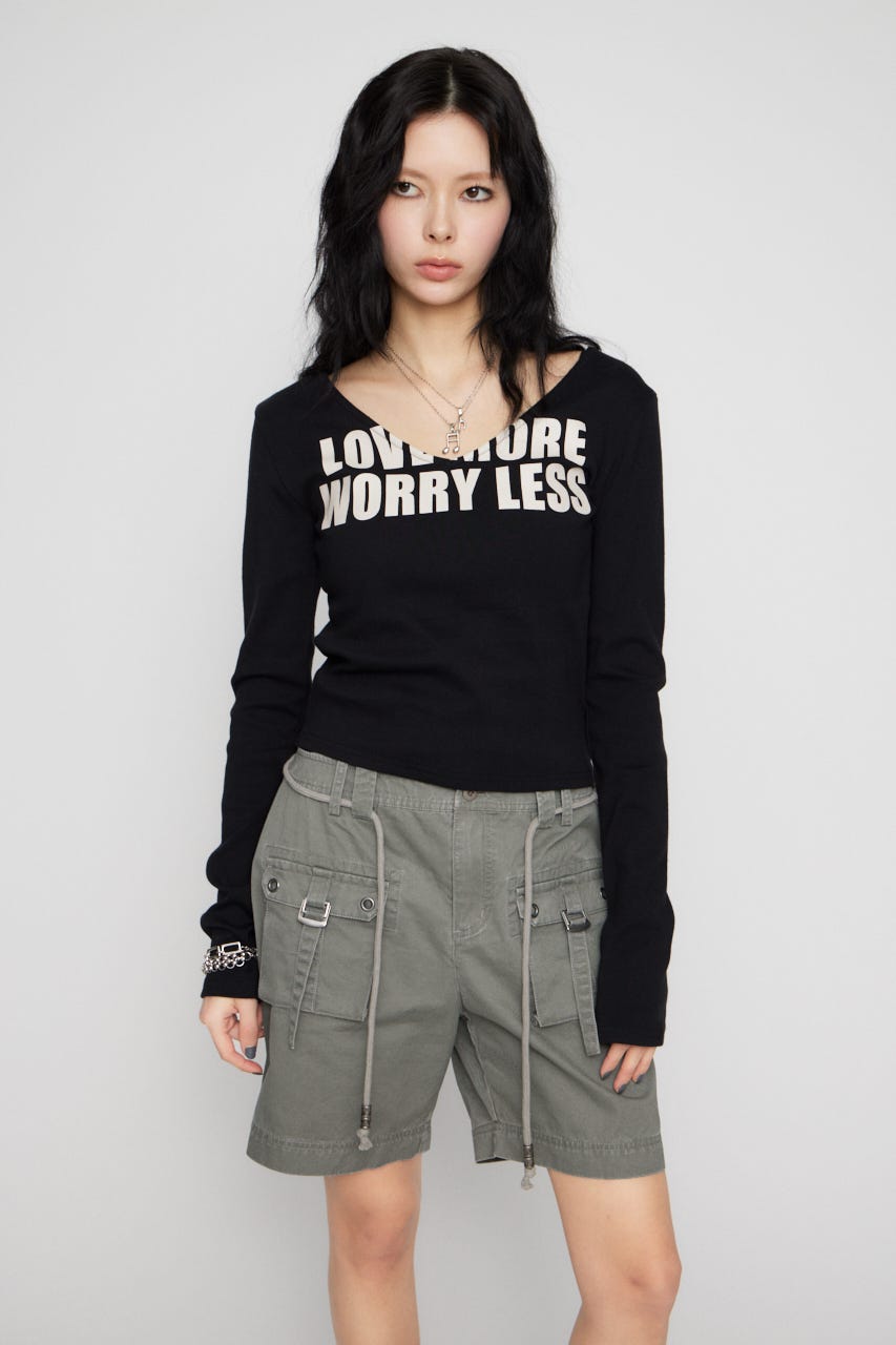 V NECK IMAPCT PRINT トップス BLK FREE