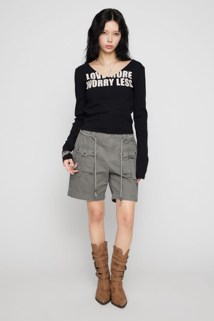 V NECK IMAPCT PRINT トップス BLK FREE