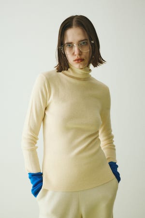 Bi color hem knit tops