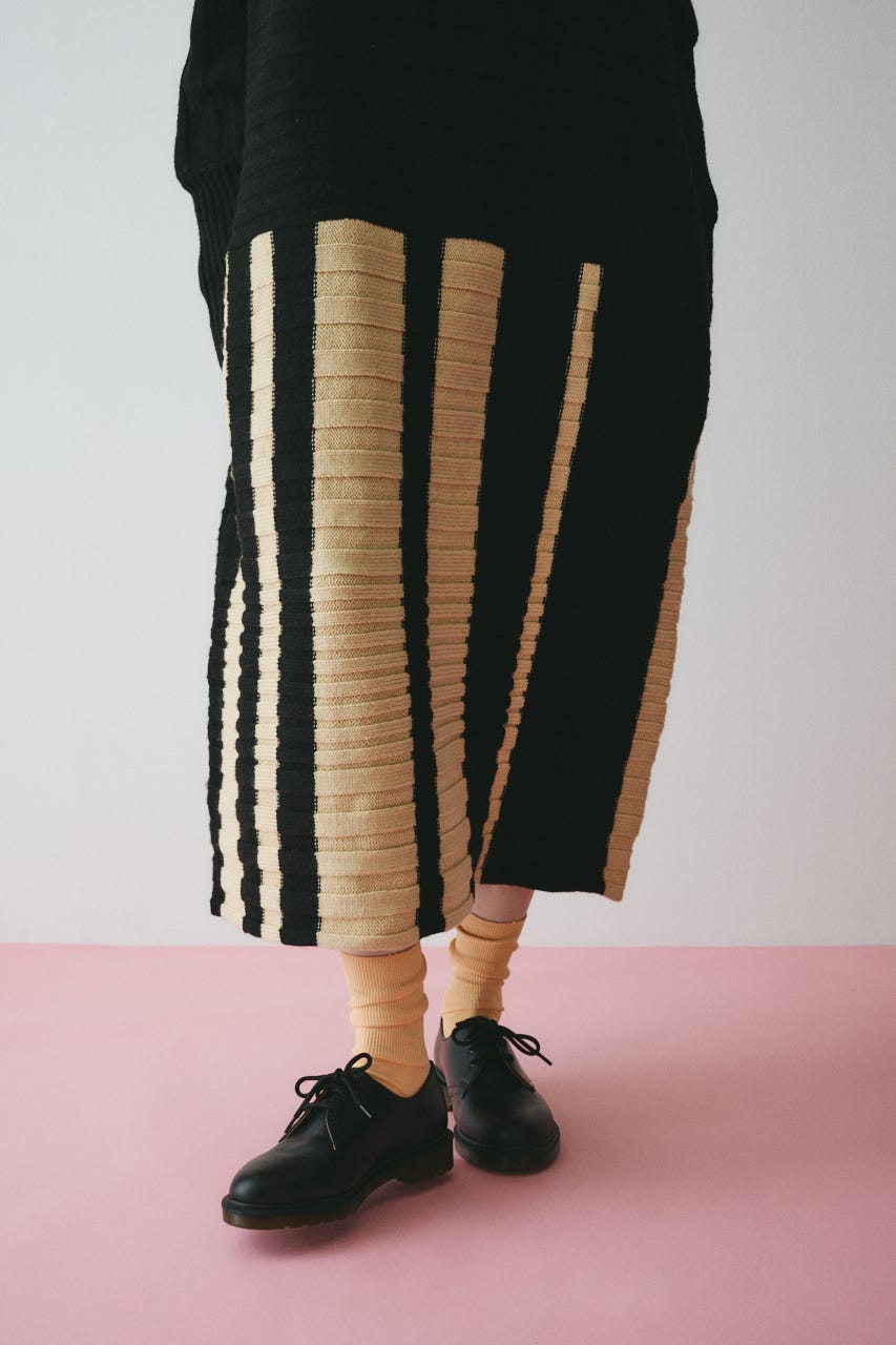 Box knit one-piece BLK FREE