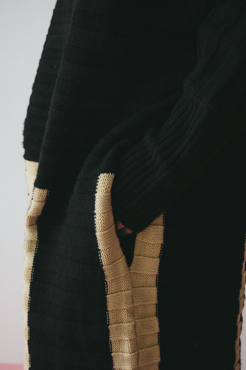 Box knit one-piece BLK FREE